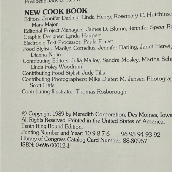 Better Homes And Gardens Red and White Plaid Cookbook with Blue Title Panel - Picture 4 of 6